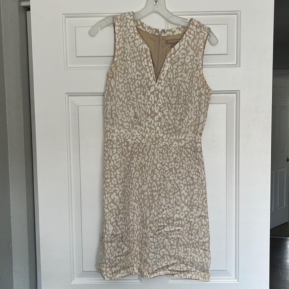 Banana Republic women’s dress, tan and white pattern, size 2